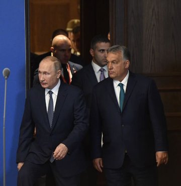 Macaristan Başbakanı Viktor Orban Cuma günü yaptığı açıklamada Rus gazına ambargo tartışmaları ve ekonomiye ilişkin açıklamalarda bulundu. Orban ambargoların Avrupa ekonomisine zarar vereceğini söyleyerek uyarıda bulundu.