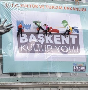 Ressamların yüksek rakımda dansı