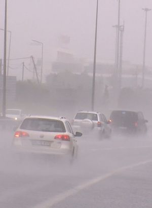 Son dakika: İstanbul yağmura teslim! Yollar göle döndü