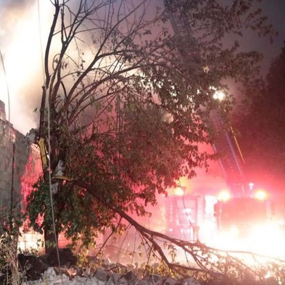 Gaziantep'te orman ürünleri fabrikası alev alev yandı