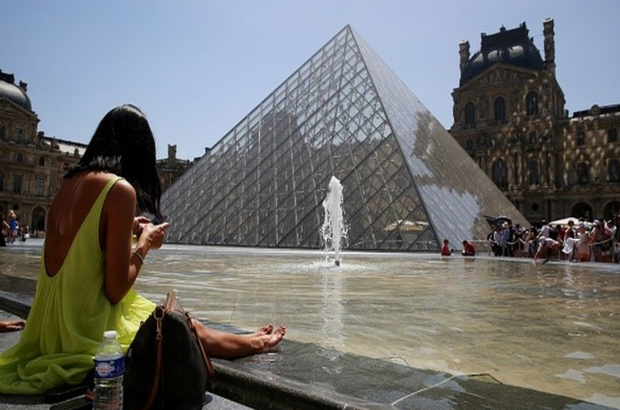 Avrupa'da aşırı sıcaklar: Fransa'da bazı açık hava etkinlikleri yasaklandı