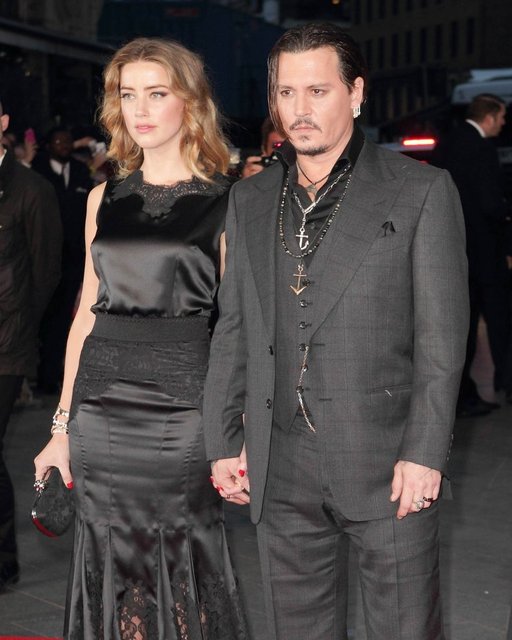Johnny Depp'in eski eşi Amber Heard, indirim mağazasında! - Magazin haberleri