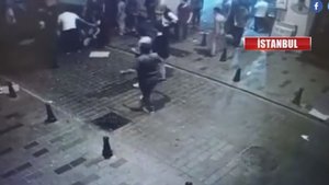 Tarihi pasajda kavga! Milletvekilinin oğlu bıçaklandı