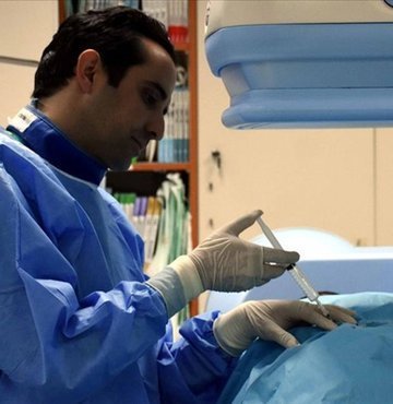 Kırıkkale Üniversitesi (KKÜ) Tıp Fakültesi Hastanesinde, ön muayenede uygun görülen bel fıtığı hastalarına 30 dakikada ameliyatsız ozon tedavisi uygulanıyor