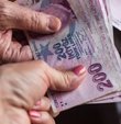 Emekli maaş zammı için gözler 6 aylık enflasyon rakamlarına çevrildi. 5 aylık enflasyon oranı yüzde 35,64 olarak gerçekleşirken Temmuz ayı enflasyon rakamlarının açıklanmasının ardından emekli Temmuz zammı netlik kazanacak. Konuyla ilgili Çalışma ve Sosyal Güvenlik Bakanı Vedat Bilgin ve  Türkiye Hazine ve Maliye Bakanı Nurettin Nebati