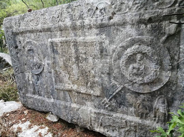 Kent merkezindeki 1800 yıllık yaşam alanı, talan edildi