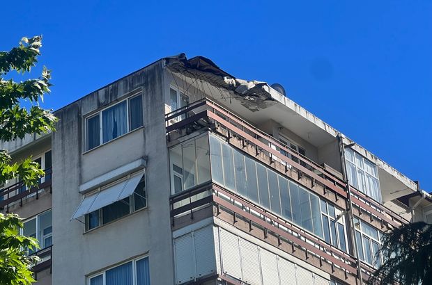8 katlı binanın çatısı çöktü! Evler tahliye edildi