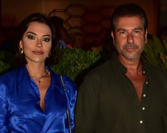 Tuvana Türkay ile İzzet Antebi aşkı belgelendi! - Magazin Haberleri