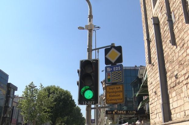 Trafik ışıkları acil durum araçlarına 'yeşil' yanacak