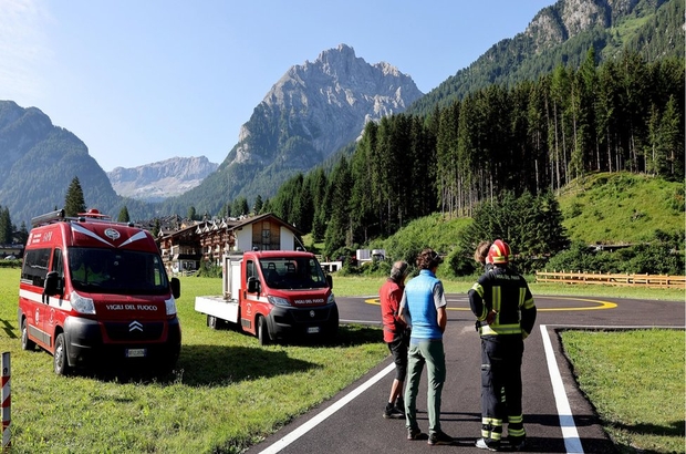 İtalya'da Alpler'de buzul parçası koptu: 6 ölü, 30'a yakın kayıp