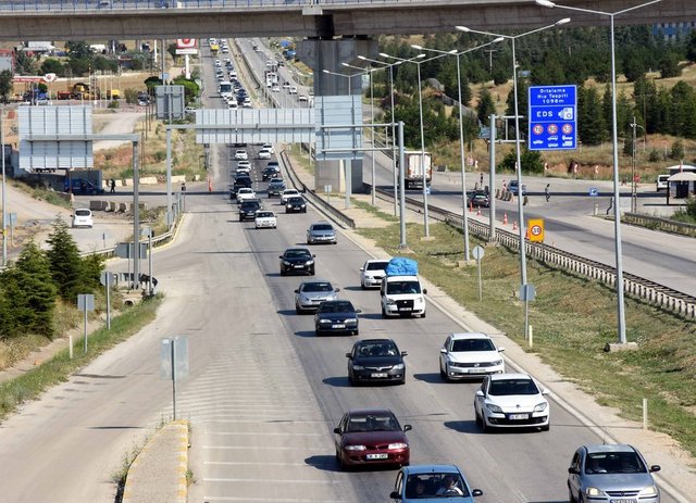 Son dakika: 9 günlük tatili fırsat bilenler yola çıktı! Yoğunluk oluştu