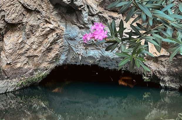 3 katı bulunuyor... İşte Türkiye'nin en büyük su mağarası! 