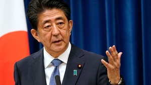 Eski Japonya Başbakanı Şinzo Abe vuruldu, yere yığıldı