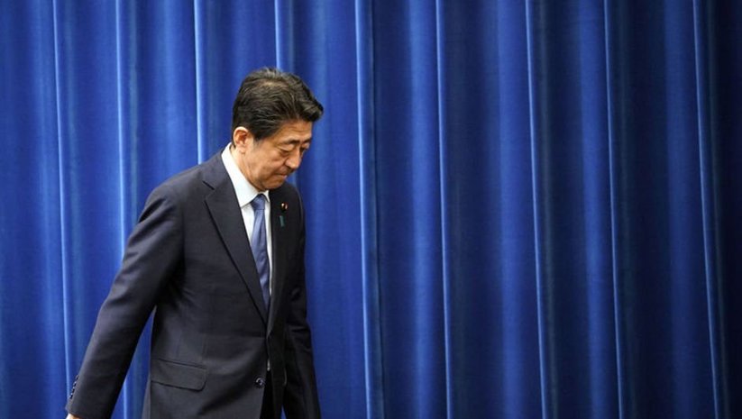Eski Japonya Başbakanı silahlı saldırı sonucu öldü!