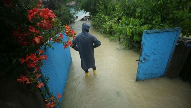 Meteoroloji'den orta ve doğu Karadeniz için sel uyarısı, 3 bölgede fırtına