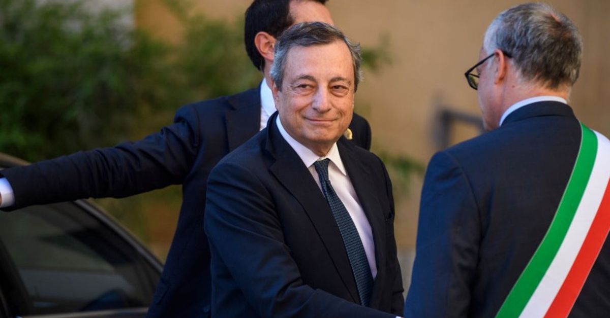 Appello al premier Draghi di centinaia di sindaci in Italia: non dimettetevi