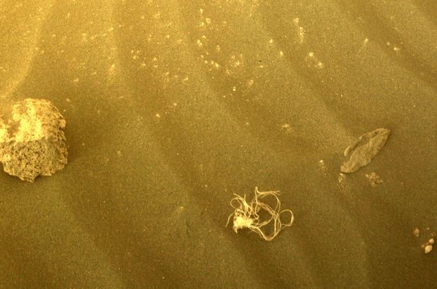 Mars yüzeyinde dikkat çeken görüntü