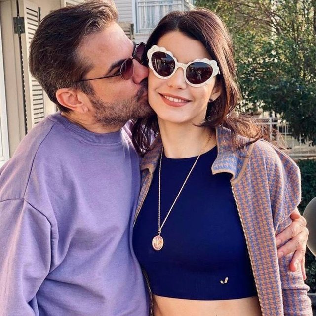 Kenan Do�ulu�dan romantik evlilik y�l d�n�m� payla��m�