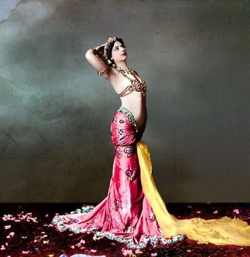 Mata Hari, casus muydu yoksa şehvet kurbanı mı? Fransızlar tarafından kurşuna dizilen Mata Hari