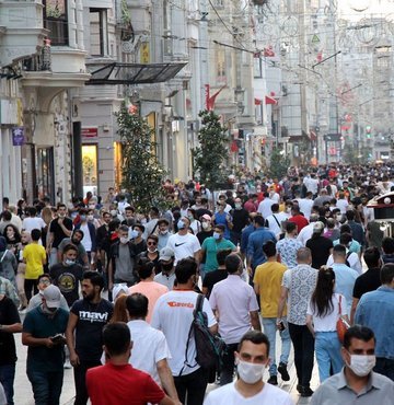 Vakaların bulaşıcılık oranının 20 kat arttığını belirten Göğüs Hastalıkları Uzmanı Prof. Dr. Şevket Özkaya, “3 yıldır ben bu hastalığa hiç yakalanmadım