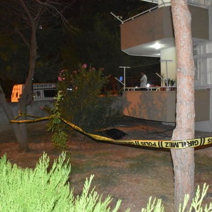Adana'da balkondan düşen kız hayatını kaybetti