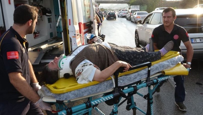 Bursa'da 15 aracın karıştığı kazada 10 kişi yaralandı