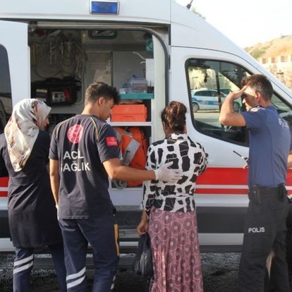 Elazığ’da yolcu minibüsü ile otomobil çarpıştı: 8 yaralı