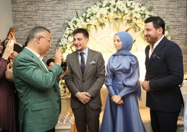 Davut G�lo�lu, o�lunu evlendiriyor