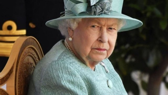 Kraliçe 2. Elizabeth tahtı bırakmamaya kararlı - Internet Haber
