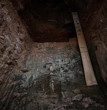 İspanya’nın kuzeyindeki Burgos kenti yakınlarındaki Atapuerca arkeolojik kazı alanında haziran sonunda bulunan 1.4 milyon yıllık fosil bilim insanlarını şaşırttı