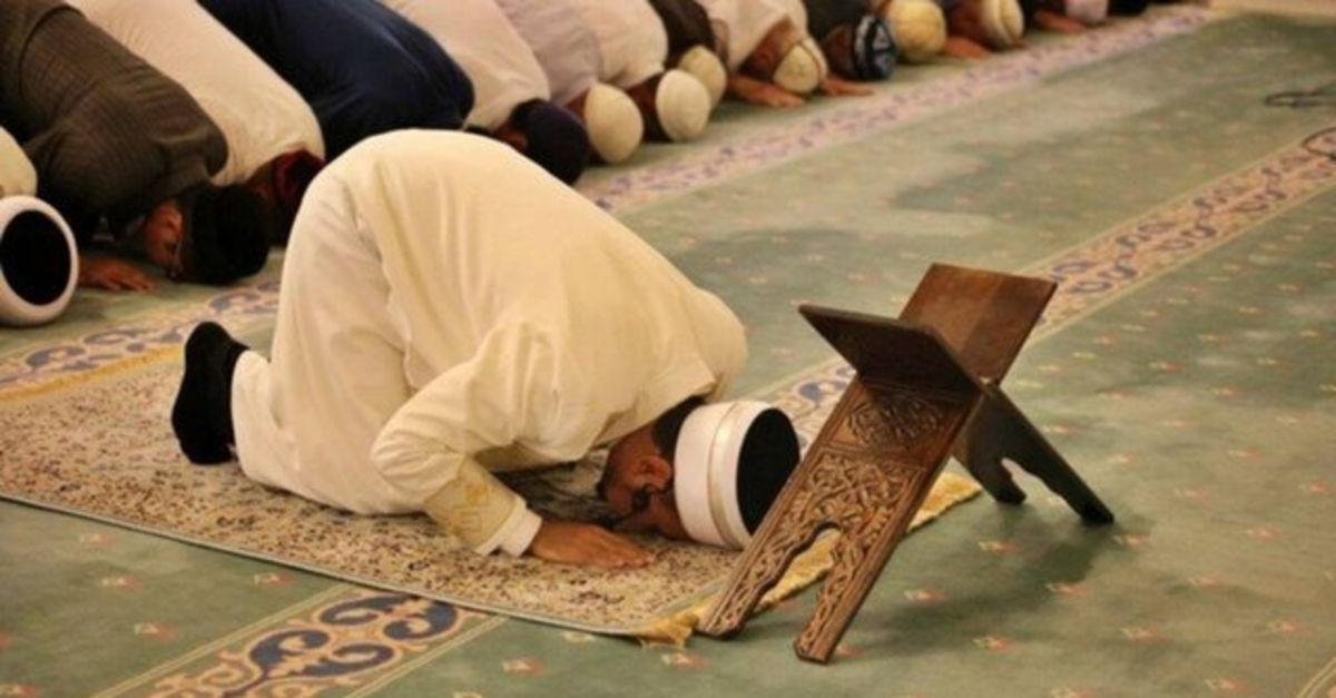 Diyanet ile adım adım cuma namazı kılınışı