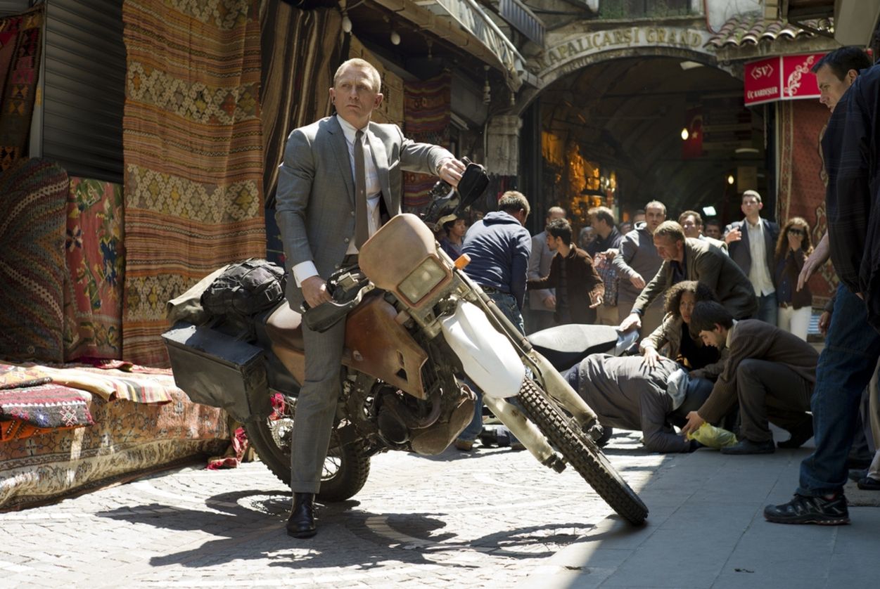 '007 James Bond serisinin 'Skyfall' filminin a&ccedil;ılış sahneleri İstanbul'da &ccedil;ekildi. 