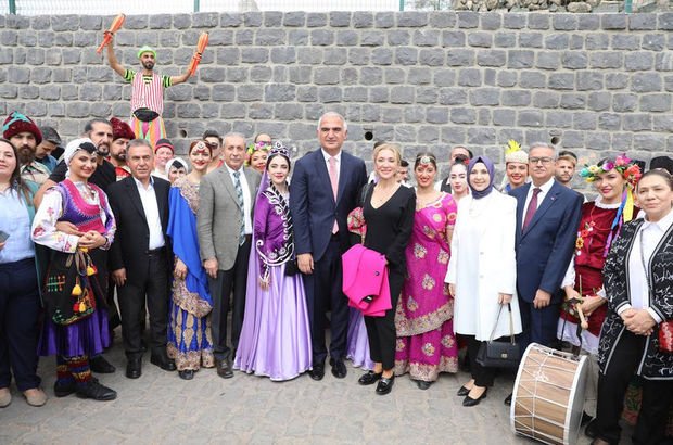 Bakan Ersoy Sur Kültür Yolu Festivali'ni başlattı