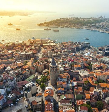 Yeditepe İstanbul’un keşfedilecek ve görülecek yerleri saymakla bitmez. İstanbul’da çiftlerin özel anlarını paylaşabileceği ve evlenmeyi düşünenlerinin tekliflerini gerçekleştirebileceği özel yerleri derledik.
