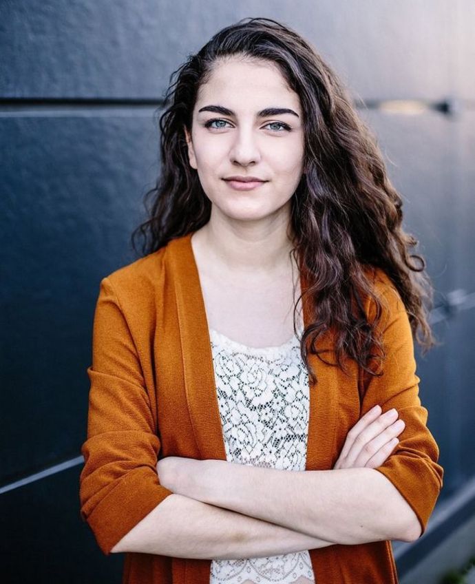 sve-in-en-gen-bakan-26-ya-ndaki-romina-pourmokhtari-oldu