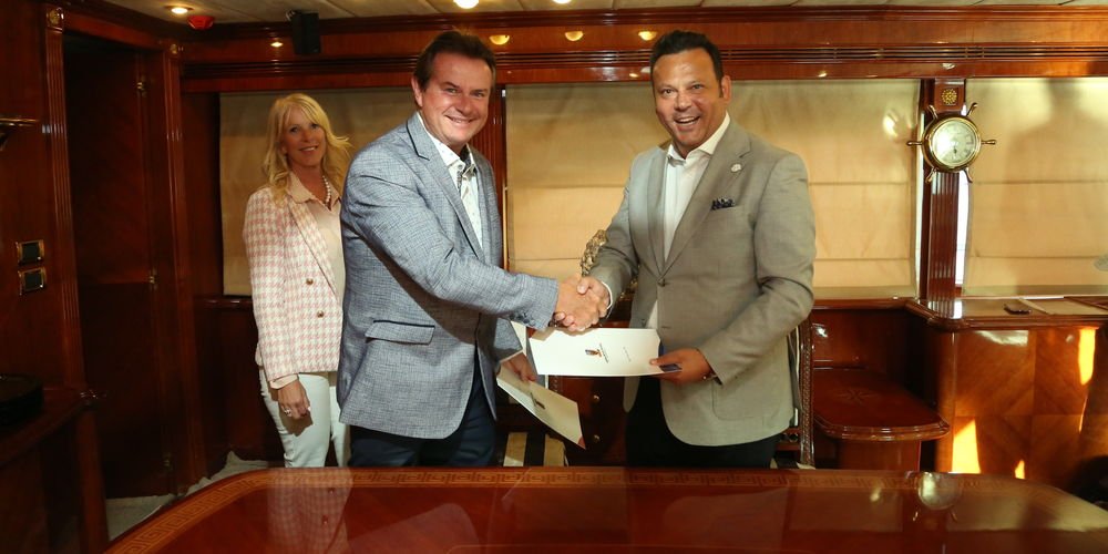 Eğitim yolunda büyük imza!