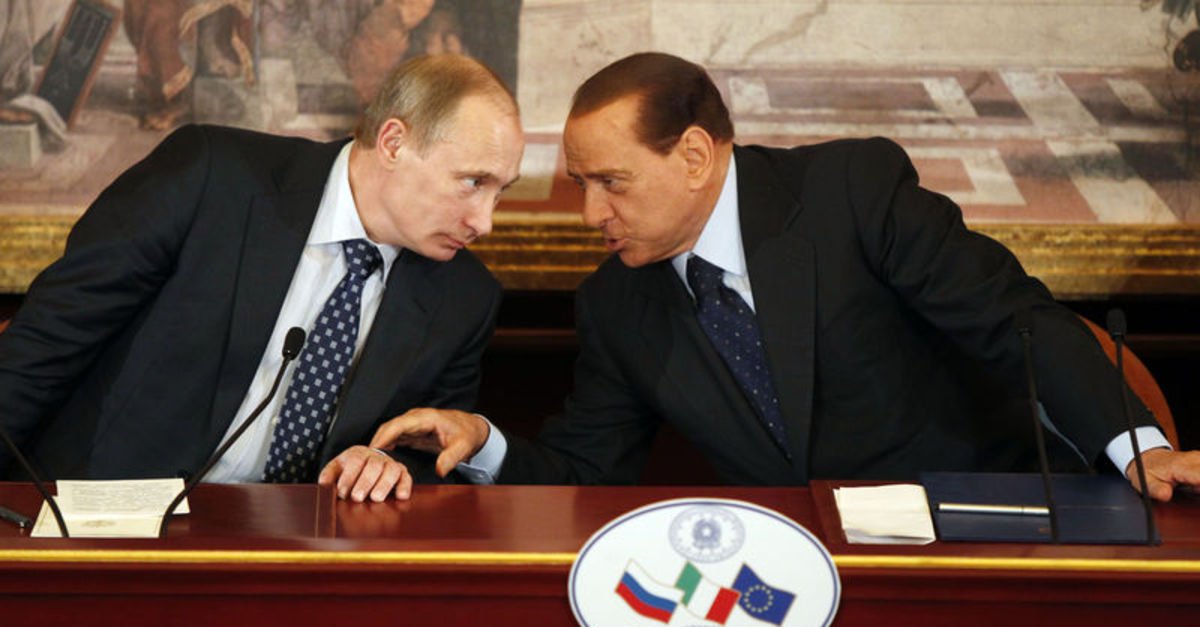 Le parole ei regali di Berlusconi su Putin sono diventati all’ordine del giorno in Italia