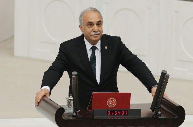 Fakıbaba AK Parti ve vekillikten istifa etti