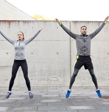 Spor yapmak her yaşta önemli bir aktivitedir. Evde de spor yapabilmek mümkündür. Özellikle bazı hareketler diğerlerinden daha fazla kalori yakılmasına yardımcı olmaktadır