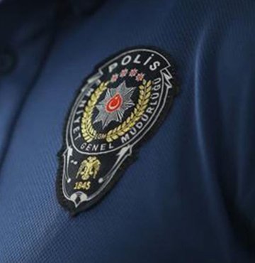 KPSS sonuçlarının açıklanmasının ardından, polislik taban puanları gündeme geldi. Lisans mezunlarının EGM bünyesinde polis olarak görev yapabilmesi için bilindiği gibi KPSS puan şartı aranmaktadır. Polis olmak isteyen adaylar, Emniyet Genel Müdürlüğü (EGM) PA POMEM duyurularını takibe aldı. İşte Polislik KPSS taban ve tavan puanları...
