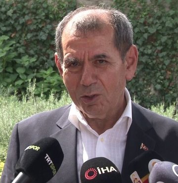 Galatasaray Başkanı Dursun Özbek, Alanyaspor maçının ardından kameraların karşısına geçerek hakem Ali Palabıyık, VAR sisteminin işleyişi ve TFF hakkında sert açıklamalarda bulundu.