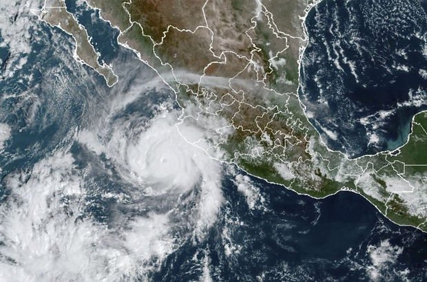 Roslyn Kasırgası Meksika'yı vurdu: 3 ölü