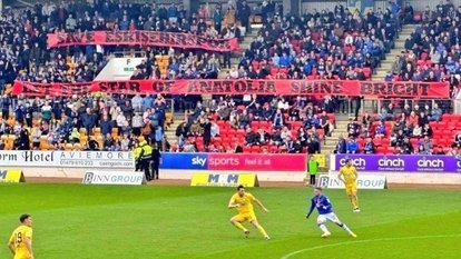 İskoçya'da Eskişehirspor pankartı