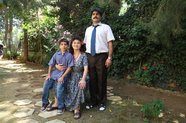 2021 - 2022 sinema mevsiminde Nurgül Yeşilçay'ın iki filmi bulunuyor. Biri; geçtiğimiz haftalarda gösterime giren 'Kim Bu Aile?', diğeri ise izleyicilerle 4 Kasım'da buluşacak olan 'Mahalleden Arkadaşlar'...