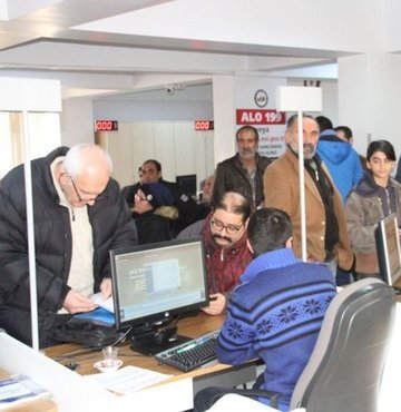 İçişleri Bakanlığı Nüfus ve Vatandaşlık İşleri Genel Müdürlüğü, randevularına gelemeyecek vatandaşların, randevularını iptal etmemeleri halinde 2 haftaya kadar yeni randevu alamayacaklarını duyurdu