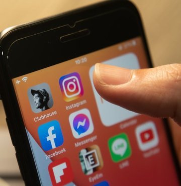 iPhone kullanıcılarının Instagram’a giriş yapamamasının ardından, sorunun ne olduğu merak konusu oldu. Birçok kişinin hesabı da Instagram tarafından askıya alındı. Konuyla ilgili olarak Instagram