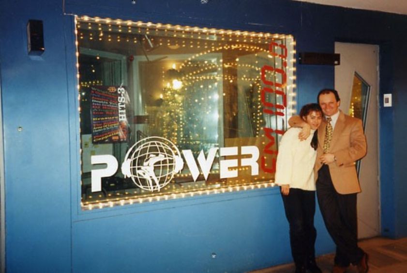 Power FM stüdyoları Vakkorama mağazasının tam ortasına kurulmuştu.