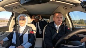 Cumhurbaşkanı Erdoğan Twitter'da paylaştı İşte Togg aracını kullandığı anlar