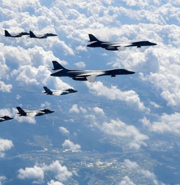 ABD ile Güney Kore, halihazırda devam eden ortak askeri tatbikata süpersonik bombardıman uçağının da katılacağını bildirdi.
