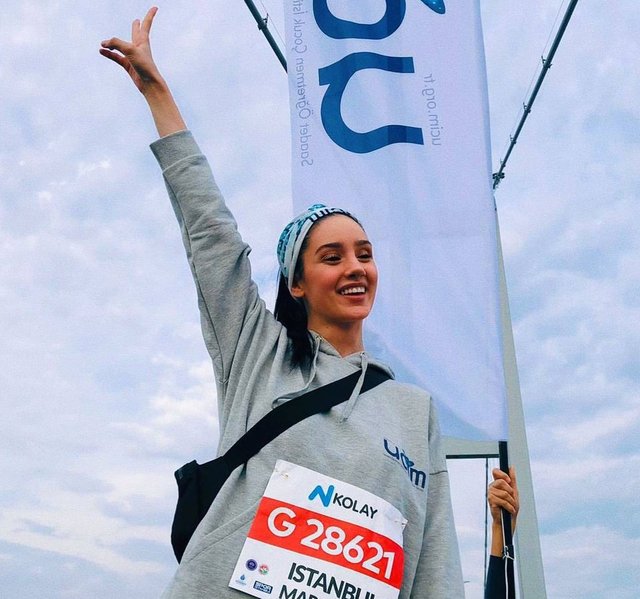 Ünlü isimler 44'üncü İstanbul Maratonu'nda: Cansel Elçin, Janset Paçal... - Magazin haberleri